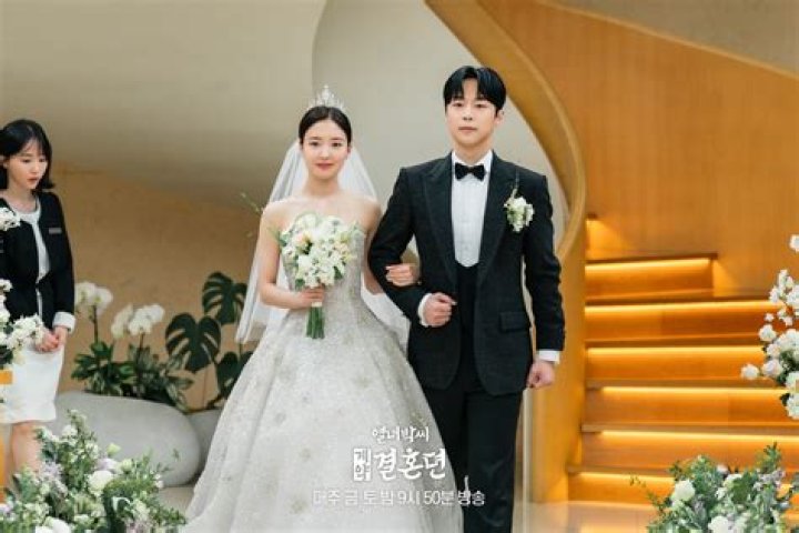 Unveiling The Enigma: Is Lee Jong Hyuk Married?